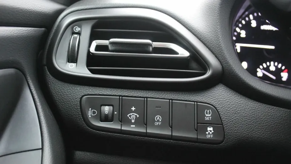 HYUNDAI i30 i30 1.0 T-GDI Smart