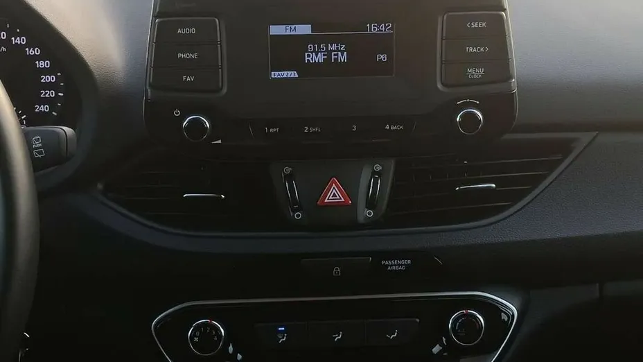 HYUNDAI i30 i30 1.0 T-GDI Modern