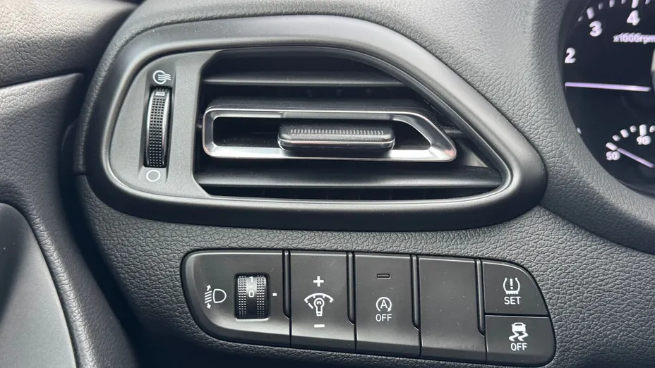 HYUNDAI i30 i30 1.0 T-GDI Smart DCT