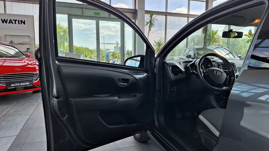 TOYOTA Aygo Aygo 1.0 VVT-i X-play