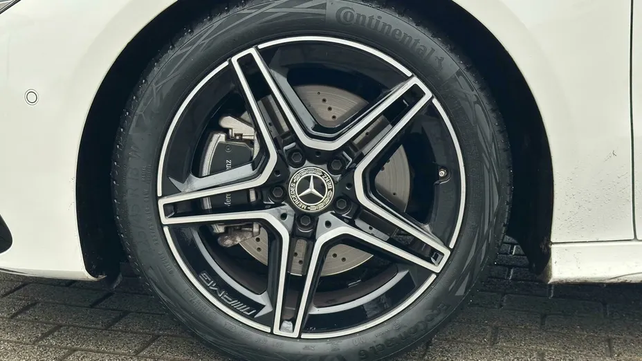MERCEDES-BENZ CLA CLA 200 Progressive 7G-DCT