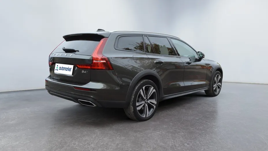 VOLVO V60 V60 CC Pro B4 D AWD aut