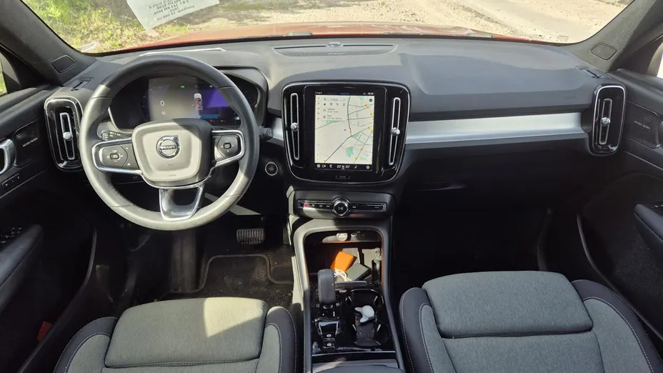 VOLVO XC40 XC40 B3 Plus Dark aut