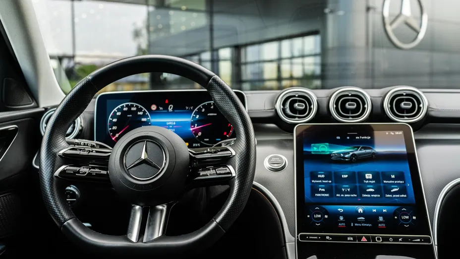 MERCEDES-BENZ C Klasa C 200 mHEV 4-Matic AMG