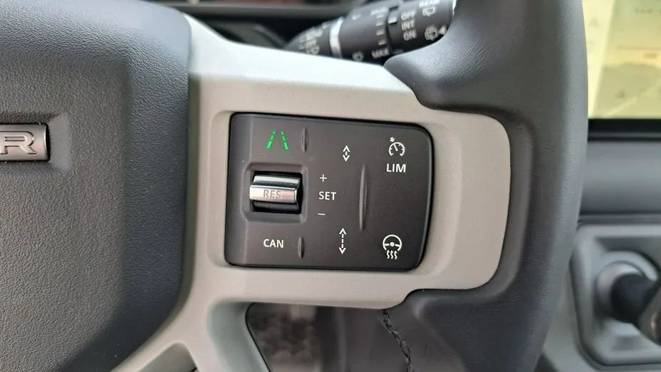 LAND ROVER Defender Defender 90 3.0 P400 mHEV SE