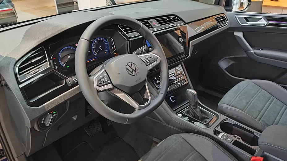 VOLKSWAGEN Touran Touran 1.5 TSI EVO Highline DSG Nowy