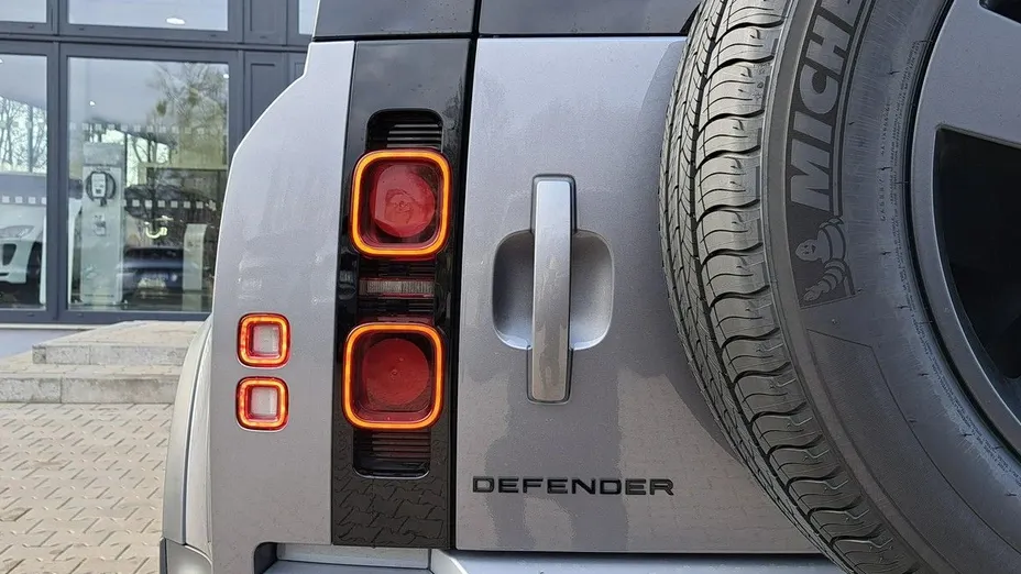 LAND ROVER Defender Defender 90 3.0 P400 mHEV SE