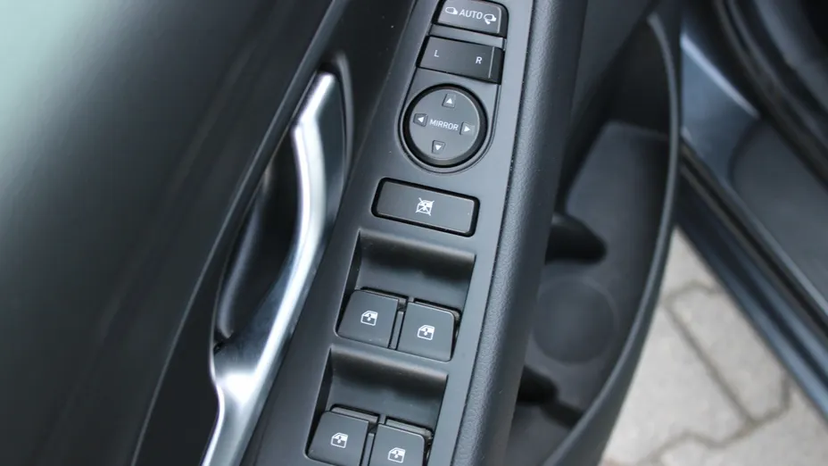 HYUNDAI i30 i30 1.5 T-GDI 48V Smart DCT