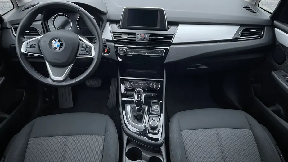 BMW Seria 2 216d aut