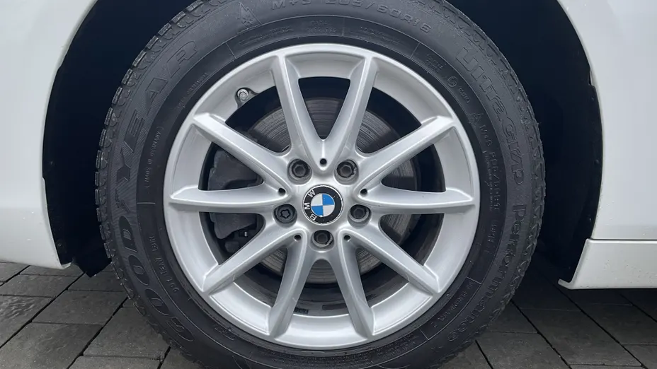 BMW Seria 2 216d aut