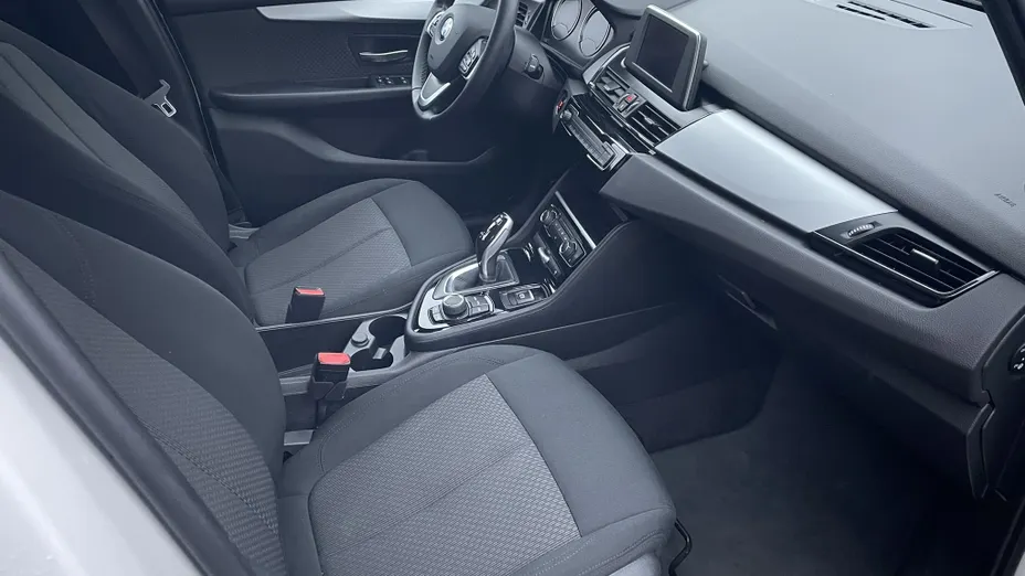 BMW Seria 2 216d aut