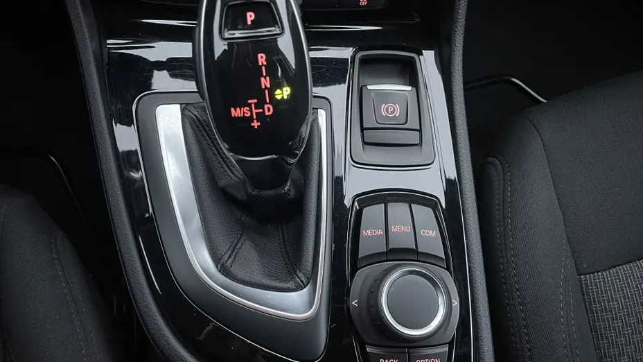 BMW Seria 2 216d aut