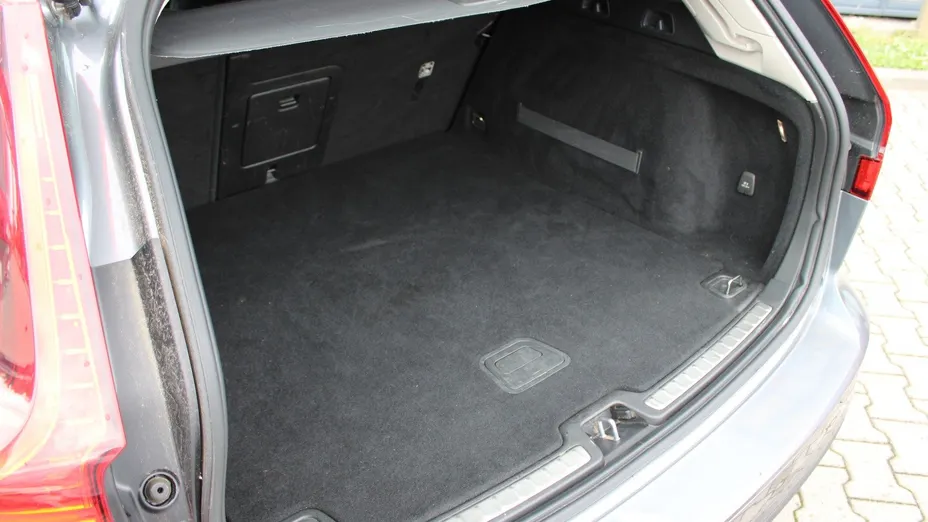 VOLVO V60 V60 D3 Drive-E Momentum aut