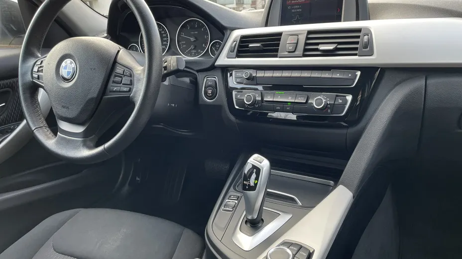 BMW Seria 3 320d xDrive aut