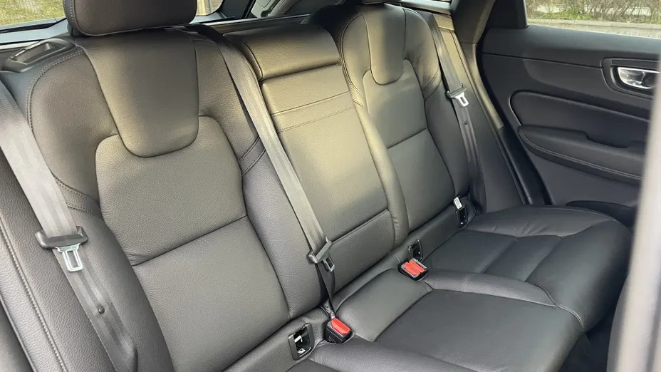VOLVO XC60 XC60 B4 D AWD Inscription aut