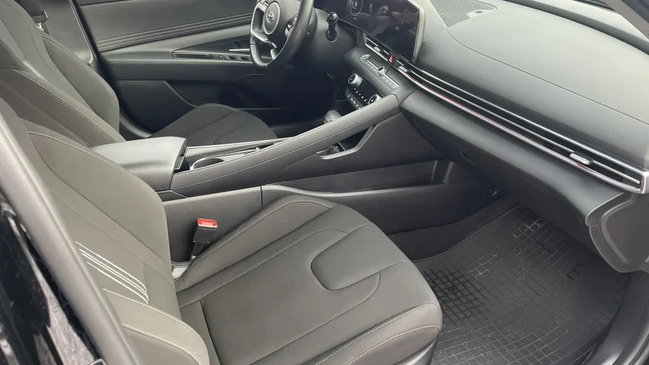 HYUNDAI Elantra Elantra 1.6 Executive CVT