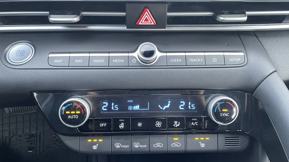 HYUNDAI Elantra Elantra 1.6 Executive CVT