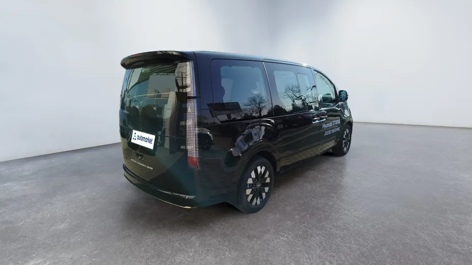 HYUNDAI Staria Staria 1.6 T-GDI HEV Luxury aut