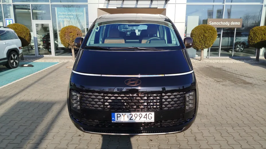 HYUNDAI Staria Staria 1.6 T-GDI HEV Luxury aut