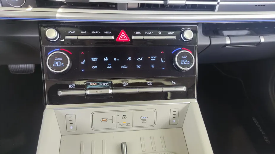 HYUNDAI Santa Fe Santa Fe 1.6 T-GDI HEV Platinum 4WD aut 7os. Nowy