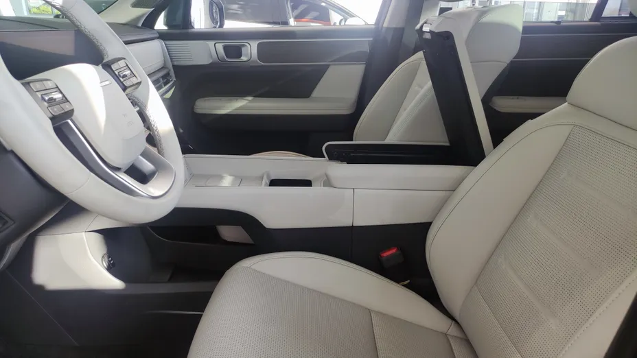 HYUNDAI Santa Fe Santa Fe 1.6 T-GDI HEV Platinum 4WD aut 7os. Nowy