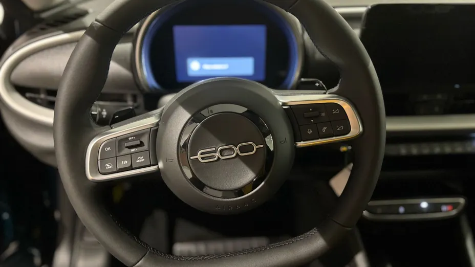FIAT 600 600 1.2 Turbo Hybrid eDCT Nowy