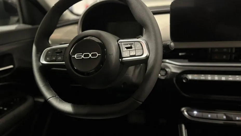 FIAT 600 600 1.2 Turbo Hybrid eDCT Nowy
