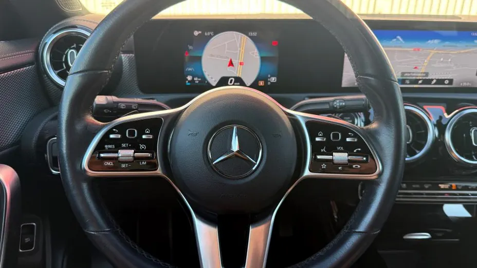 MERCEDES-BENZ CLA CLA 200 7G-DCT
