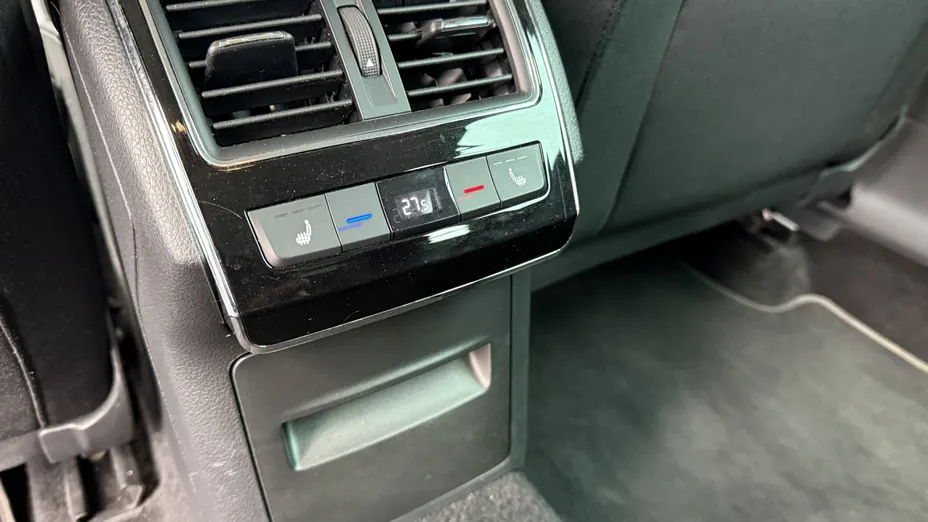 SKODA Superb Superb 2.0 TDI SCR Style DSG