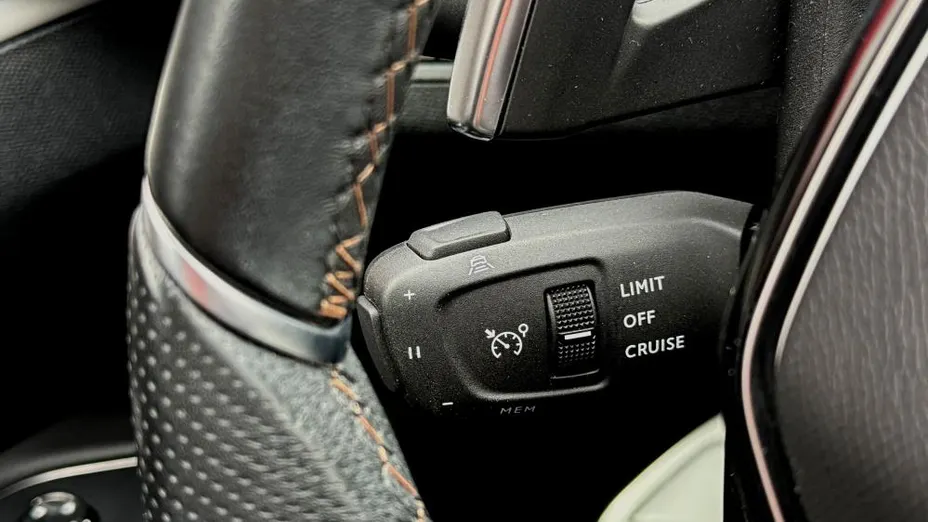 PEUGEOT 5008 5008 2.0 BlueHDi GT Pack S&S EAT8