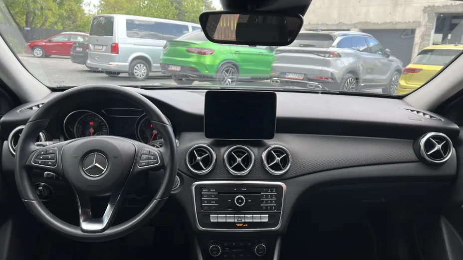 MERCEDES-BENZ GLA GLA 200 7G-DCT Style