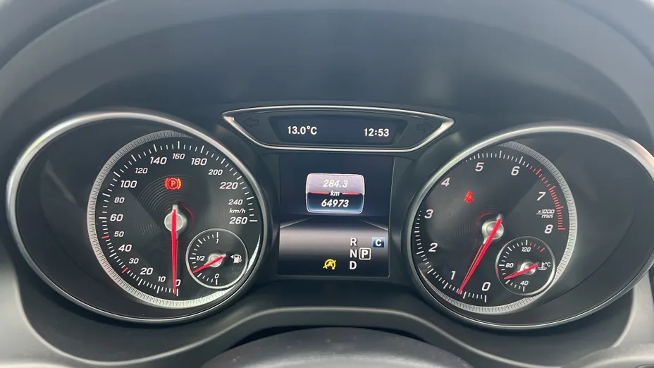 MERCEDES-BENZ GLA GLA 200 7G-DCT Style