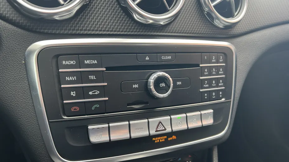 MERCEDES-BENZ GLA GLA 200 7G-DCT Style