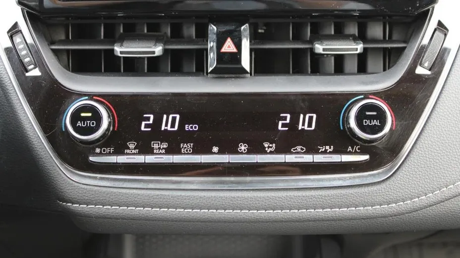TOYOTA Corolla Corolla 2.0 Hybrid Comfort
