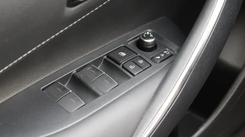 TOYOTA Corolla Corolla 2.0 Hybrid Comfort