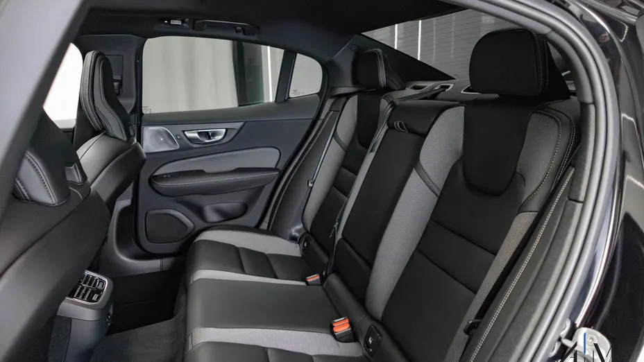 VOLVO S60 S60 B5 B AWD Ultimate Dark aut