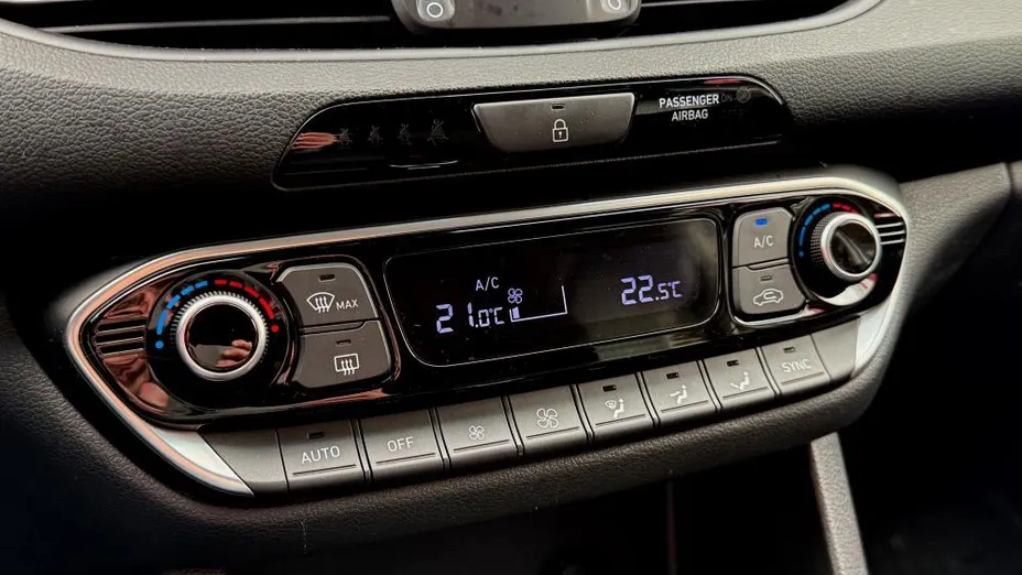 HYUNDAI i30 i30 1.5 T-GDI 48V Smart DCT