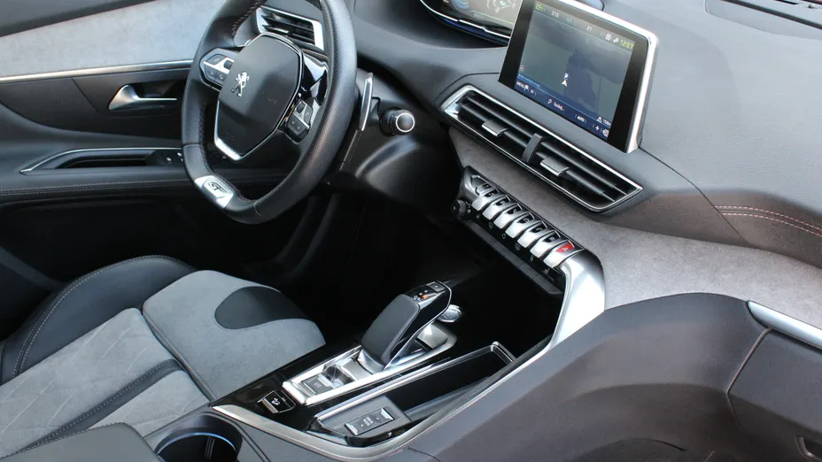 PEUGEOT 3008 3008 1.6 PureTech Hybrid4 PHEV GT S&S EAT8