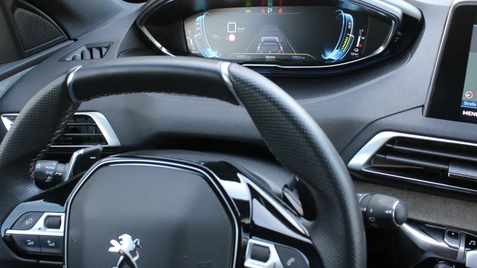 PEUGEOT 3008 3008 1.6 PureTech Hybrid4 PHEV GT S&S EAT8