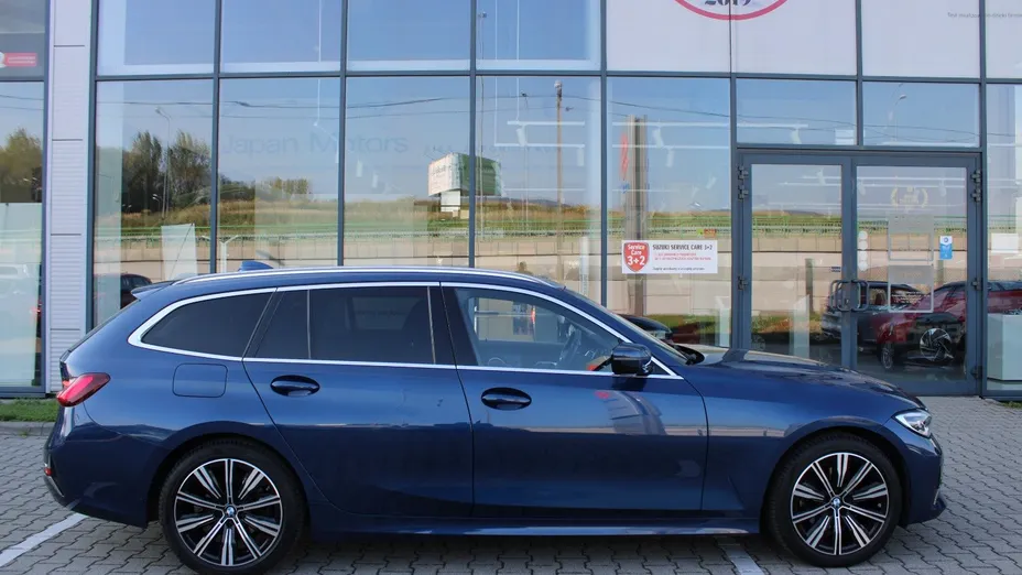 BMW Seria 3 320d xDrive Luxury Line aut
