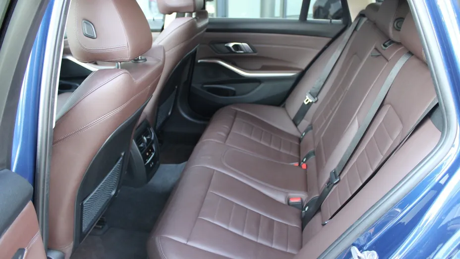 BMW Seria 3 320d xDrive Luxury Line aut