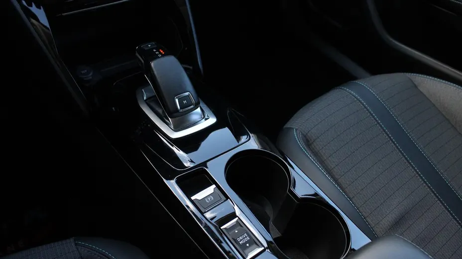 PEUGEOT 2008 2008 1.2 PureTech Allure S&S EAT8