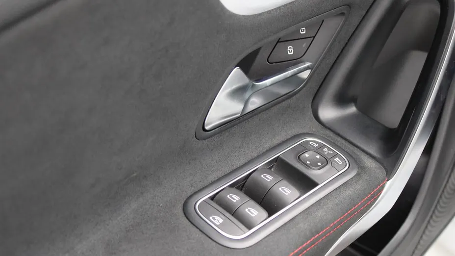 MERCEDES-BENZ CLA CLA 200 d AMG Line 8G-DCT