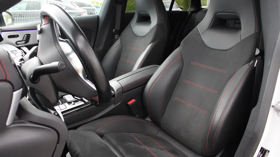 MERCEDES-BENZ CLA CLA 200 d AMG Line 8G-DCT
