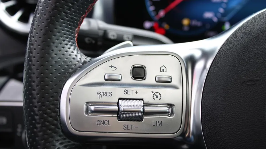 MERCEDES-BENZ CLA CLA 200 d AMG Line 8G-DCT