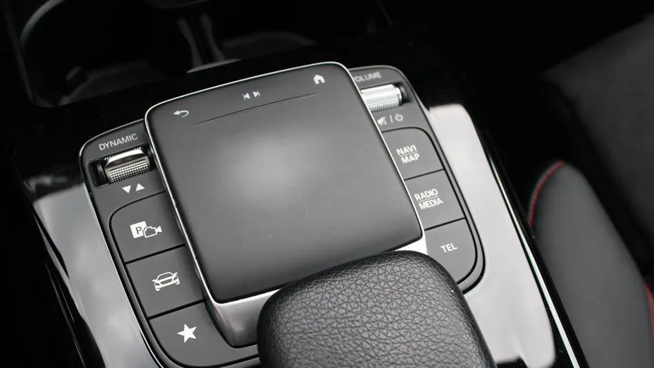 MERCEDES-BENZ CLA CLA 200 d AMG Line 8G-DCT
