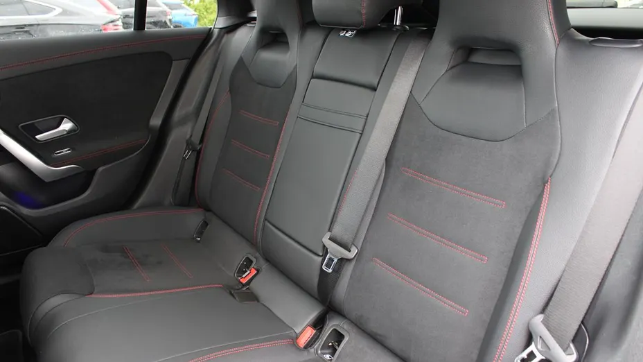 MERCEDES-BENZ CLA CLA 200 d AMG Line 8G-DCT