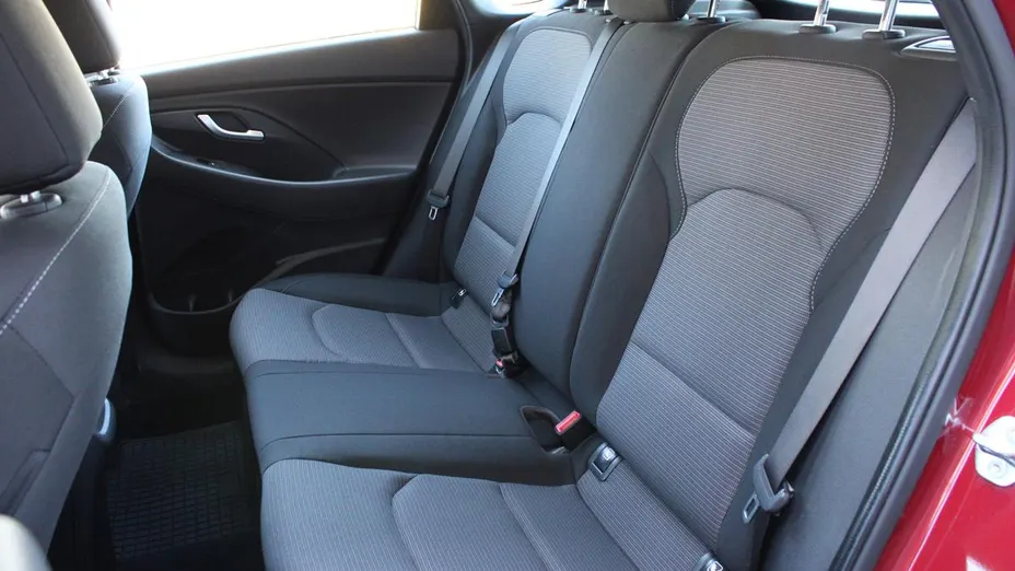 HYUNDAI i30 i30 1.5 DPI Classic +