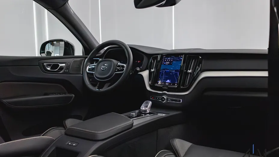 VOLVO XC60 XC60 B4 D AWD Plus Dark aut