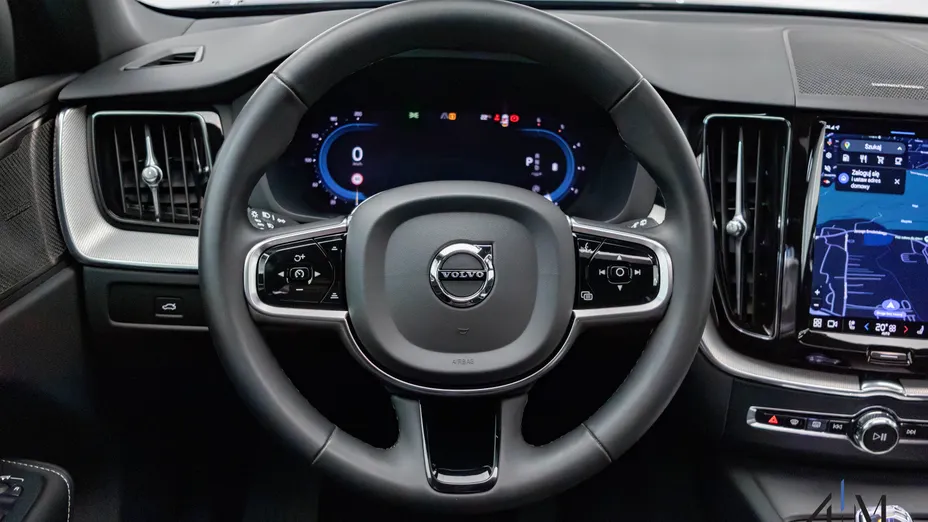 VOLVO XC60 XC60 B4 D AWD Plus Dark aut